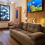 Pinewood Ang Luxurious A32
