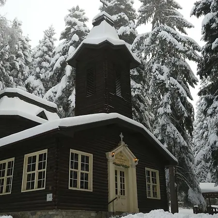 Pinewood Ang Luxurious A32