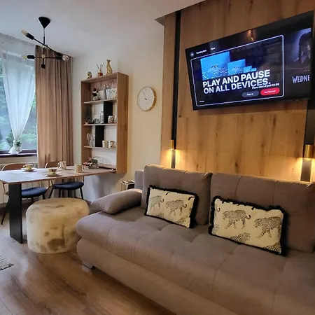 Pinewood Ang Luxurious A32 Apartament *