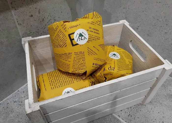 Pinewood Ang Luxurious A32