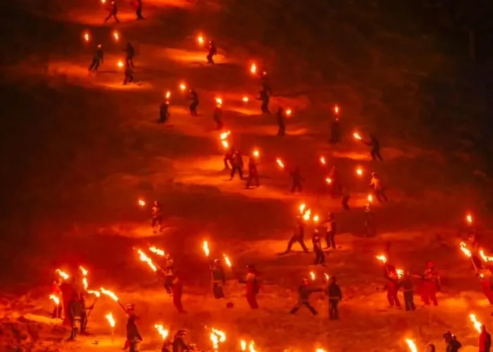 Pinewood Ang Luxurious A32