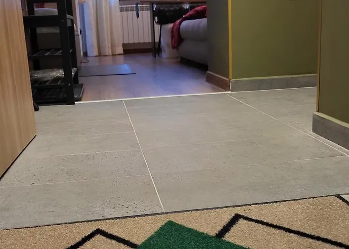 Pinewood Ang Luxurious A32