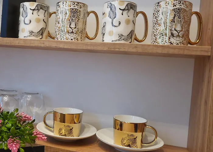 Pinewood Ang Luxurious A32 *